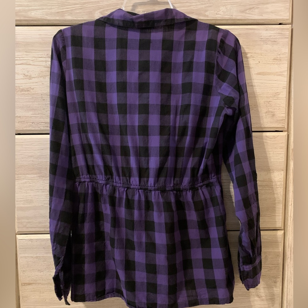 Delia’s Top that Cinches in the Middle; Small - Picture 3 of 3